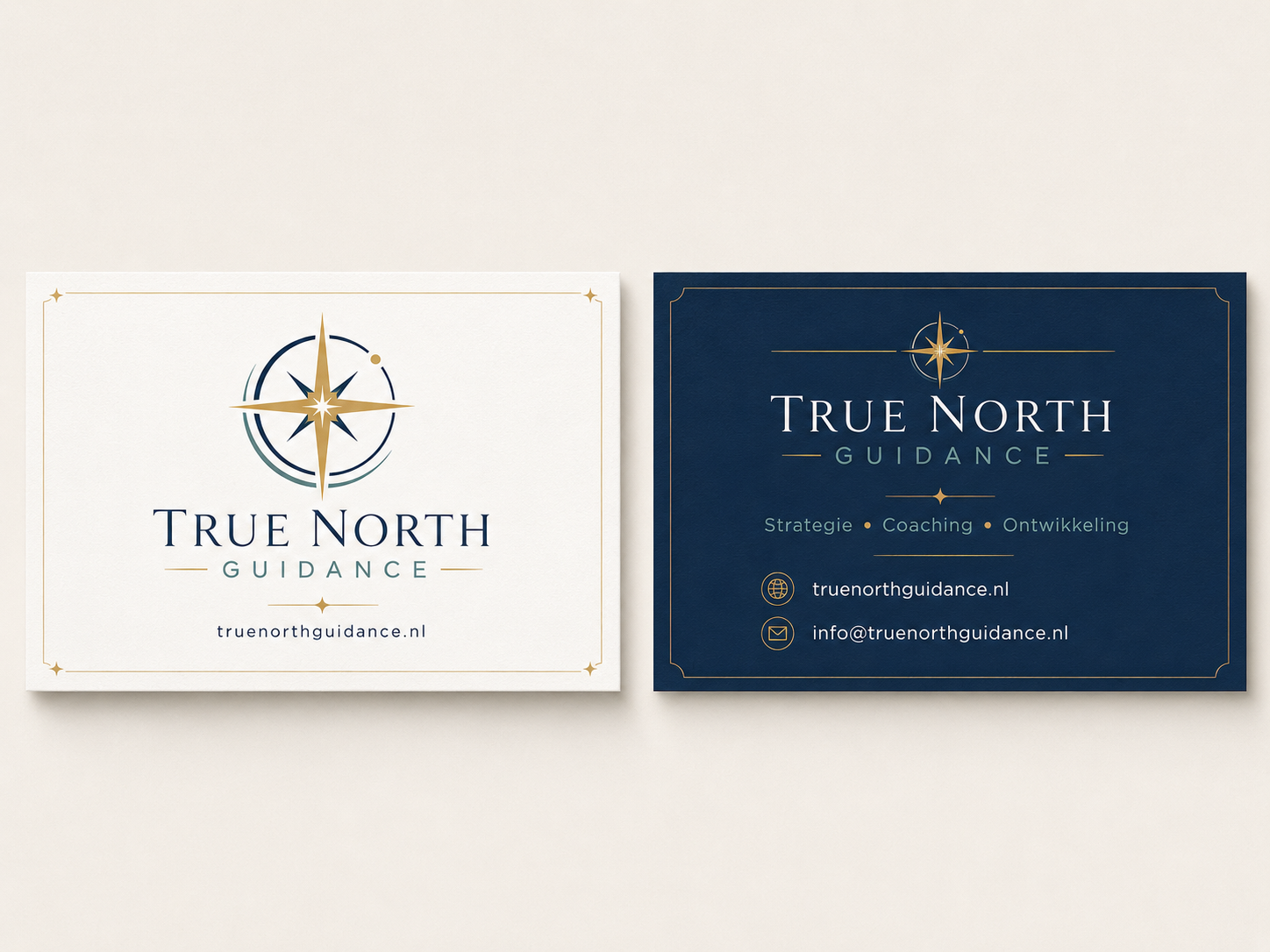Visitekaartjes en merkuitingen van True North Guidance